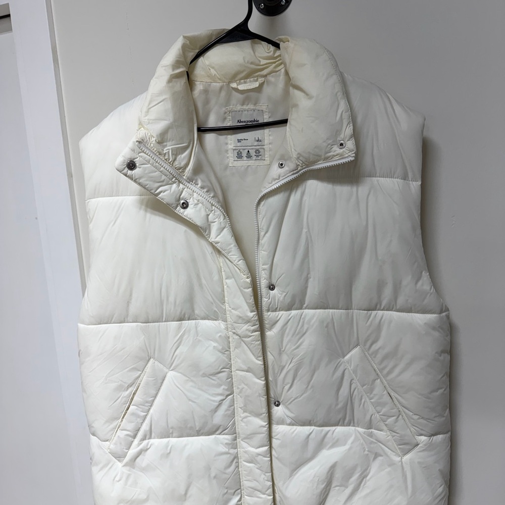 Abercrombie & Fitch Cream Puffer Vest - Picture 2 of 3